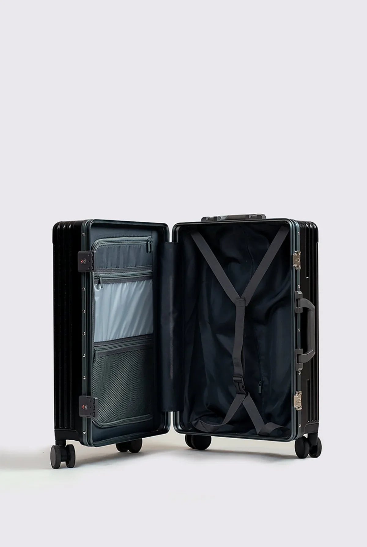 4 in 1 Carry-On Pro suitcase